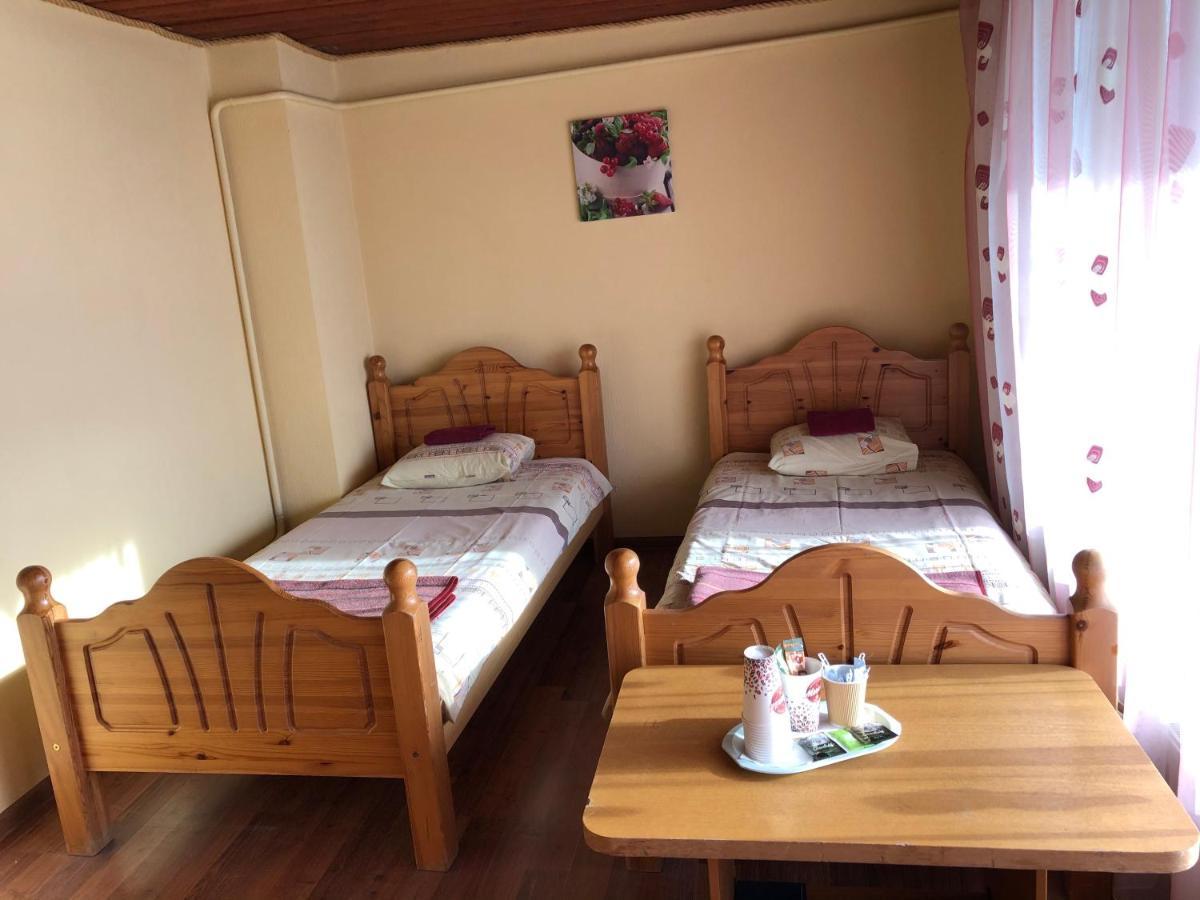 Hotel Silmaci à Launkalne Extérieur photo